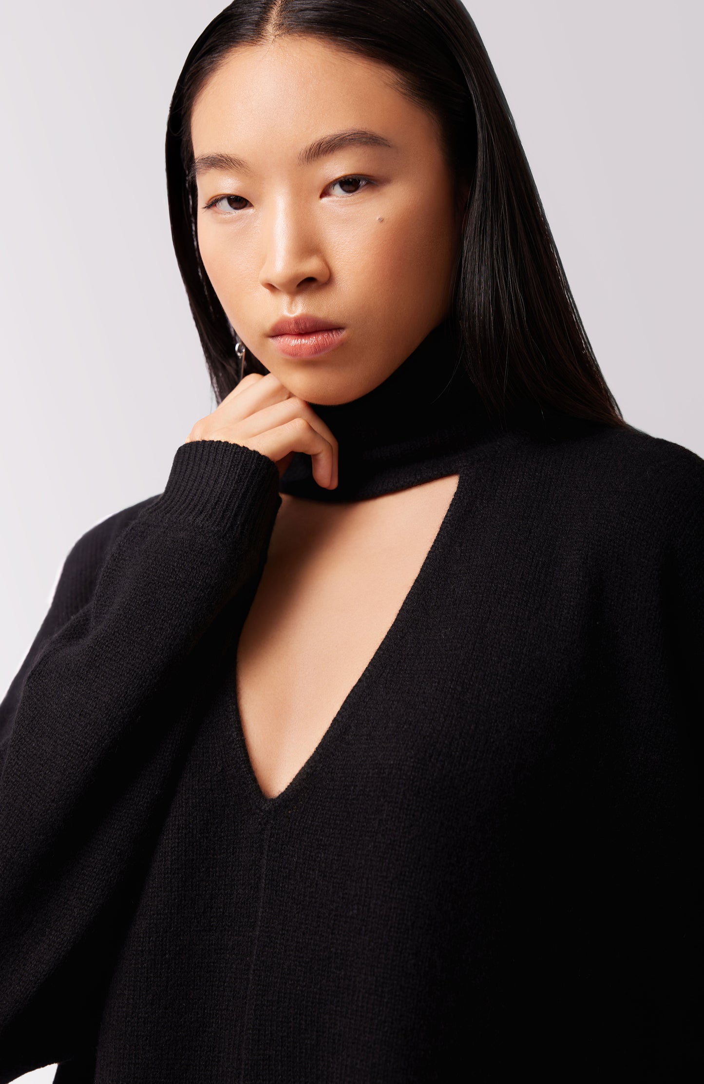 Chloe Cashmere Turtleneck - Black
