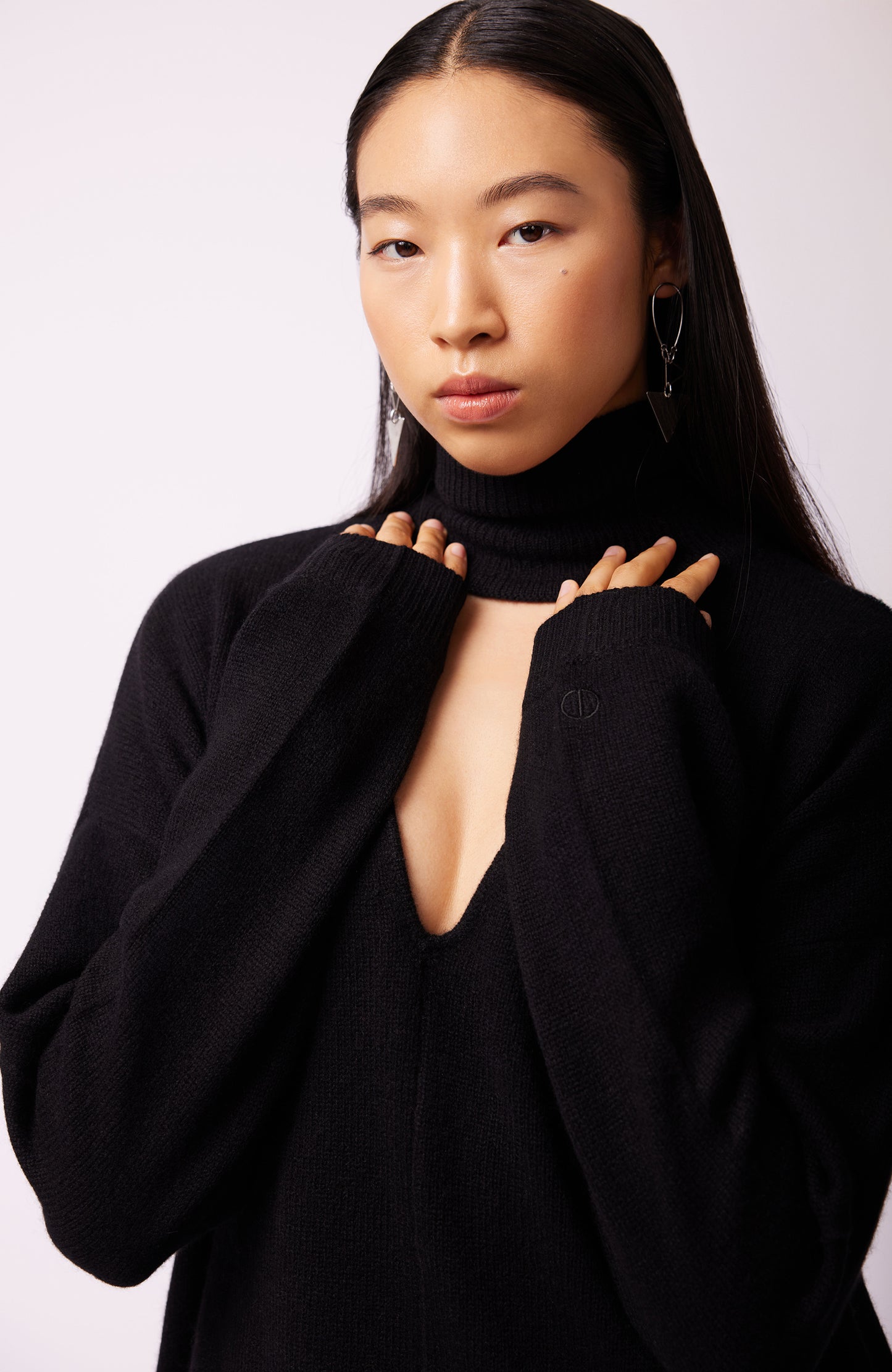 Chloe Cashmere Turtleneck - Black