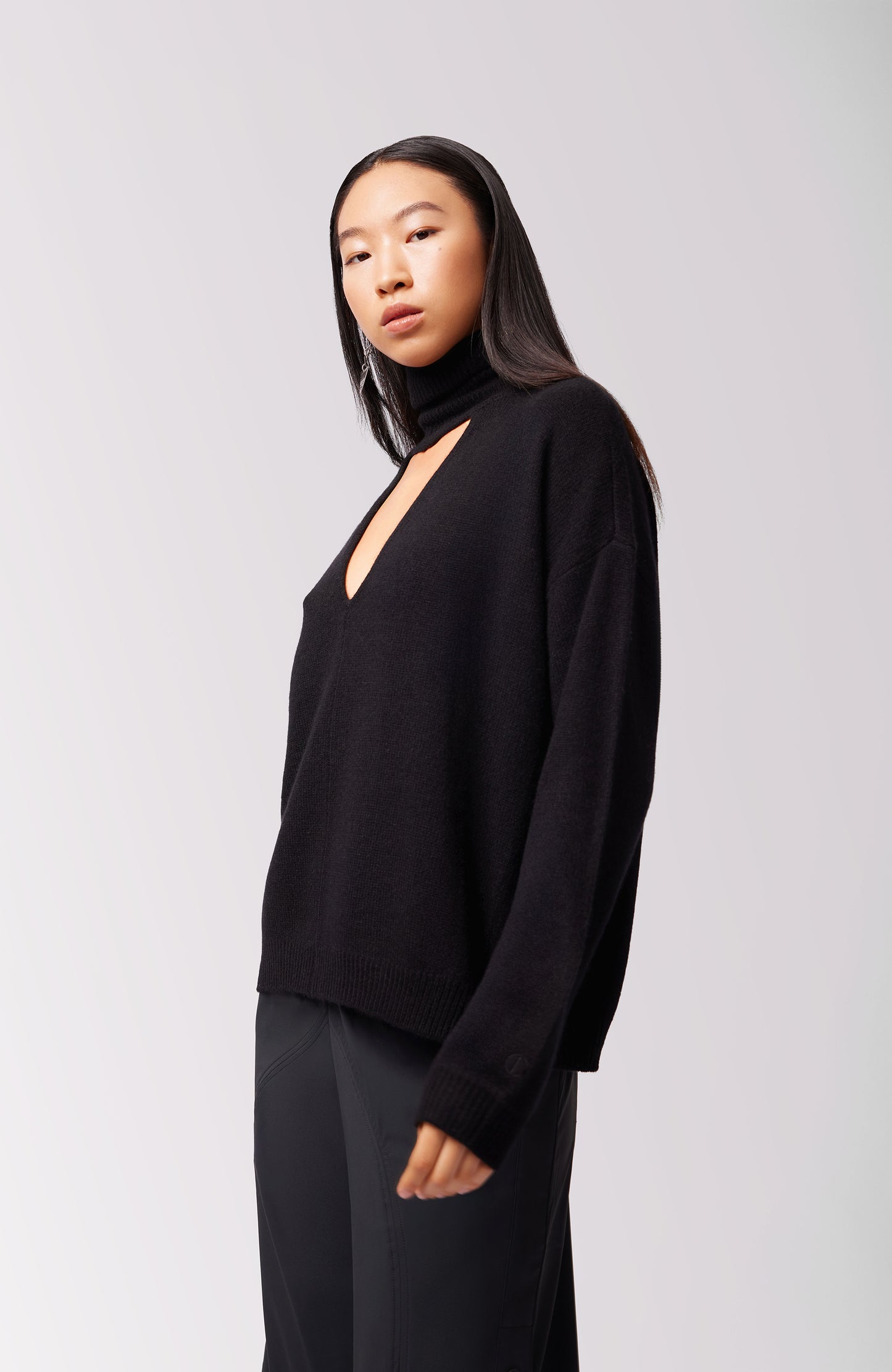 Chloe Cashmere Turtleneck - Black