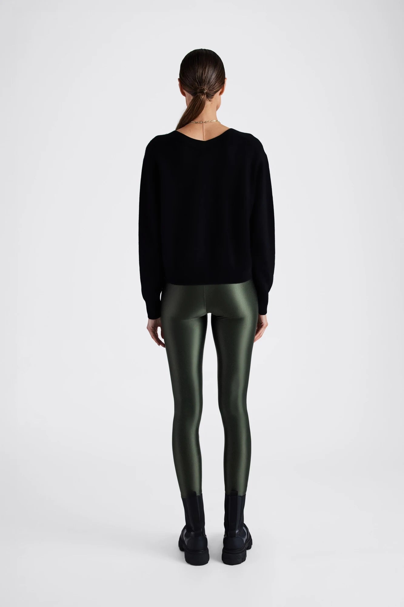 Zola Cashmere Long Sleeve V-Neck - Black
